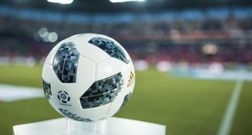 أفضل أنواع كرة قدم متاحة في الأسواق وأدوات ضخ الكرة تبدأ من 30 جنيه